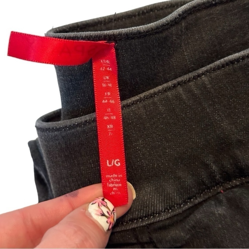 Spanx Distressed Jeggings, Black, Size Large - Picture 4 of 11